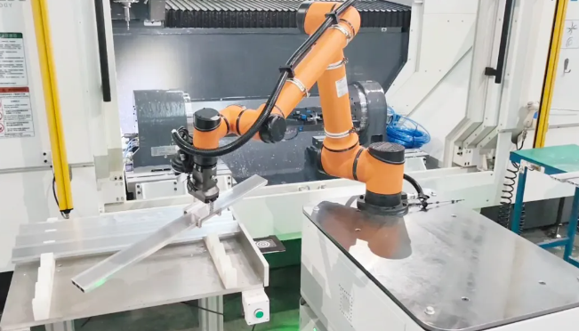Automation Revolution: Hur sammansatta robotar ändrar CNC -belastning och lossning av akrylplattor