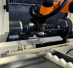 Fall | Fuwei Intelligent Composite Robot CNC Flexibel lastning och lossning
